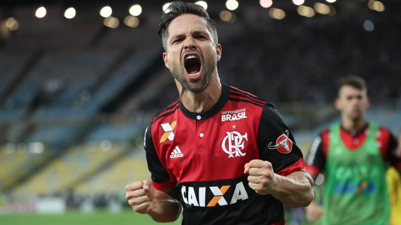 Liberado pelo departamento médico, Diego Ribas pode reforçar Flamengo em Goiânia
