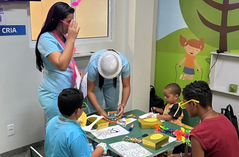Dinâmica com crianças leva acolhimento à pediatria do Hospital Regional do Sertão