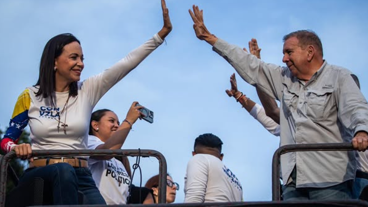 Oposição venezuelana busca forças após Maduro assumir terceiro mandato