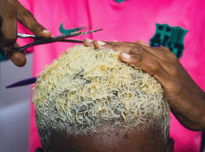 Fotógrafa Thays Medusa tematiza vivências negras na exposição 'Olhos coloridos'