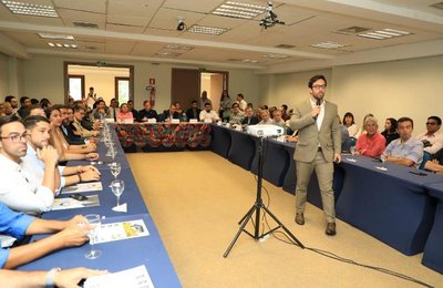 Trade turístico apresenta demandas do setor à bancada federal