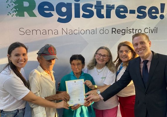 Homem de 74 anos garante 1ª certidão de nascimento em Arapiraca