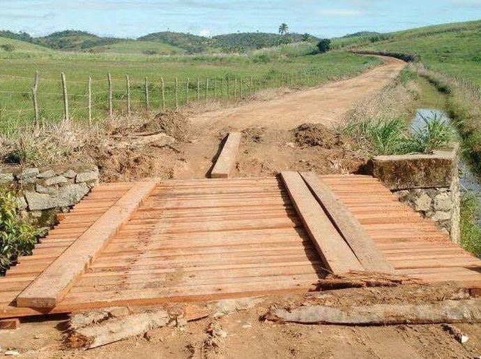 Prefeitura de Maragogi recupera ponte em estrada rural