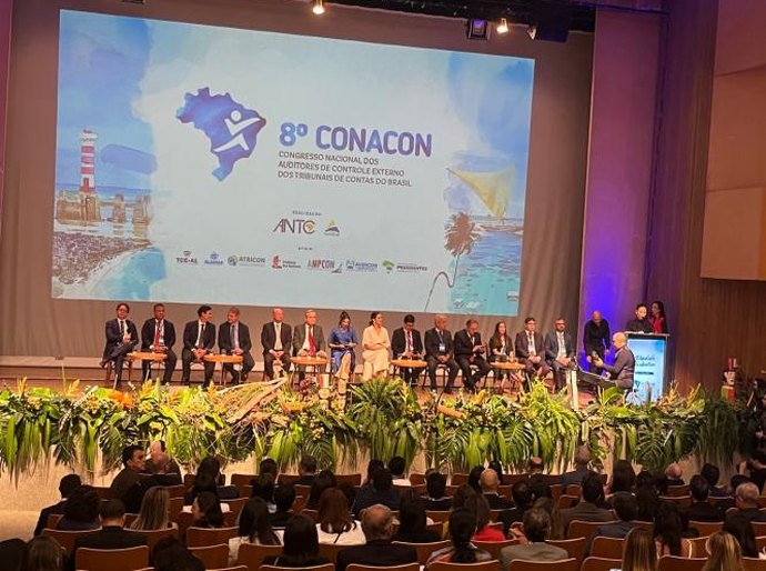 Membros do TCE/AL participam da abertura do 8º Conancom, em Maceió