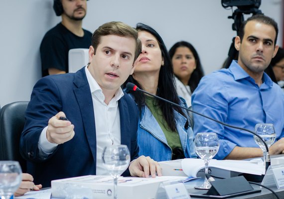 Seteq apresenta balanço semestral de suas ações em reunião com o governador Paulo Dantas