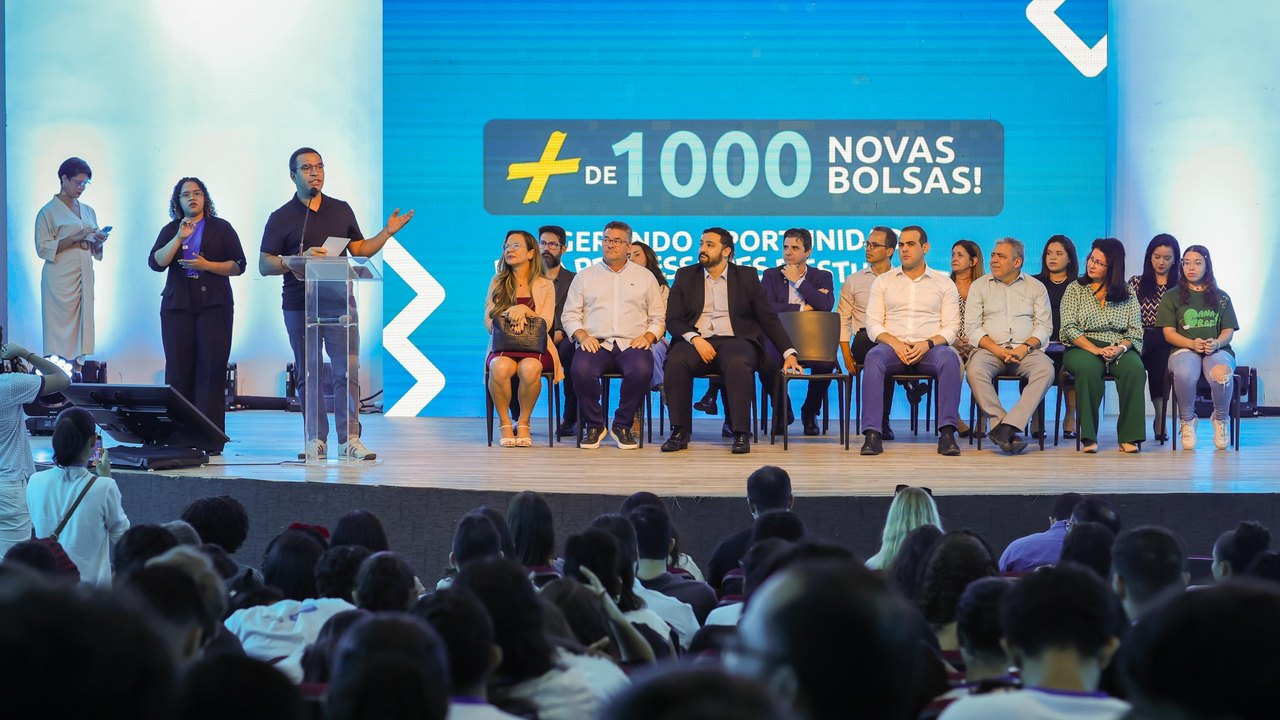 Governo do Estado lança edital de mil bolsas de iniciação científica para estudantes da rede pública