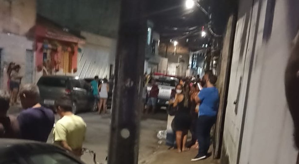Homens encapuzados invadem casa e executam morador dentro do quarto em Aracaju