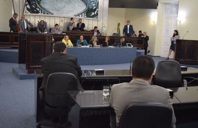 Deputados derrubam veto ao projeto de criação da Habilitação Social