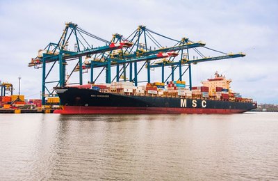 Governo do Brasil zera imposto de importação de quase mil itens e acumula medidas que beneficiam indústria, serviços e população