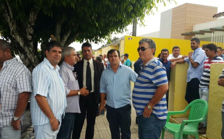 Delegado Eraldo Brasil foi sepultado em Atalaia