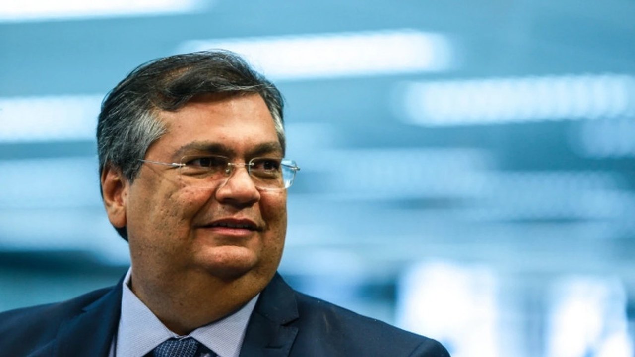 Dino liga para Tarcísio e pede ajuda para monitorar atos bolsonaristas em SP