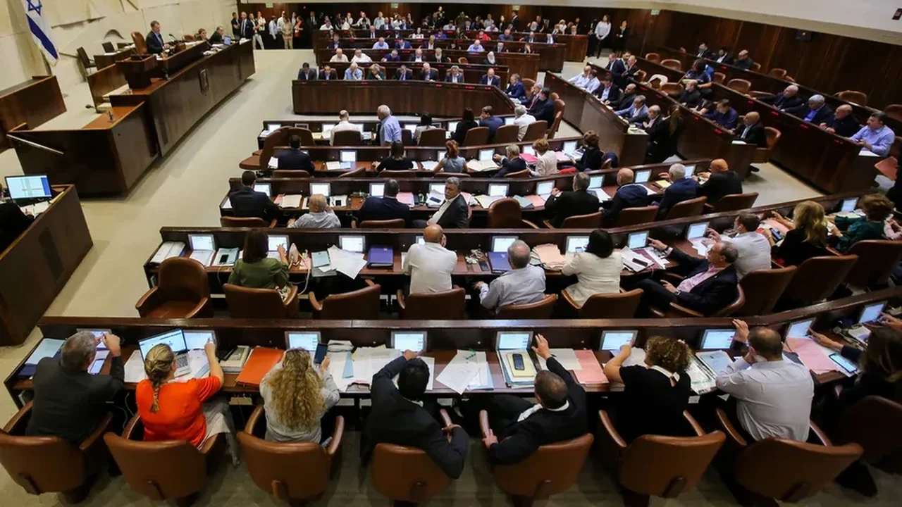 Parlamento de Israel aprova resolução contra criação de Estado palestino