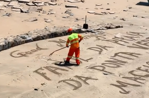 “Good morning” na areia: George transforma intervalos em arte na Ponta Verde