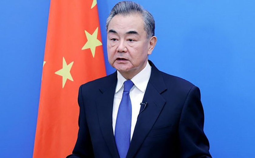 China renomeia Wang Yi como ministro de Relações Exteriores, após breve passagem de antecessor