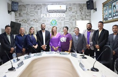  Câmara de Santana do Mundaú aprova PL que autoriza reajuste salarial aos profissionais da Educação