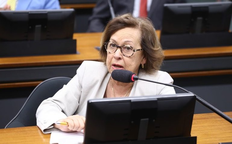 Comissão aprova projeto que prevê apoio a apresentações artísticas nos transportes públicos