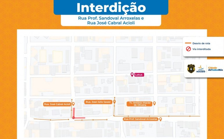 Cruzamento na Rua Sandoval Arroxelas é interditado para limpeza na rede de esgoto, nesta terça (10)