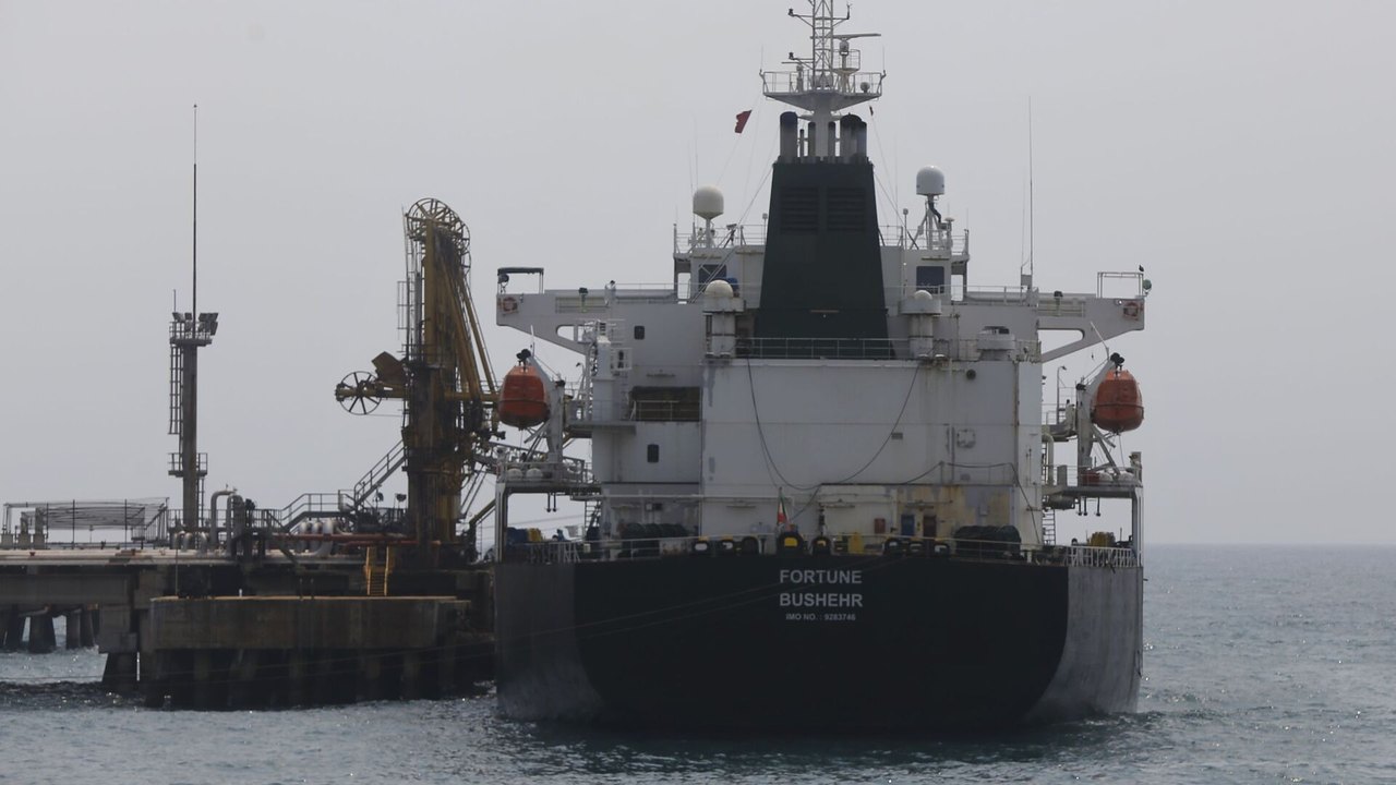 Tarifas ao Canadá farão EUA buscar petróleo de Venezuela e outros 'rivais' deles, diz Ottawa