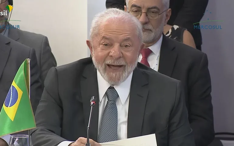 Moeda comum no Mercosul contribuirá para reduzir custos e promover mais convergência, diz Lula
