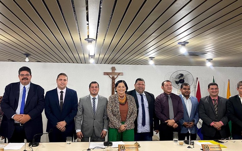 Após vereadores pedirem documentos na prefeitura para dirimir suspeitas de irregularidades, prefeito propõe acordo para “abafar caso”