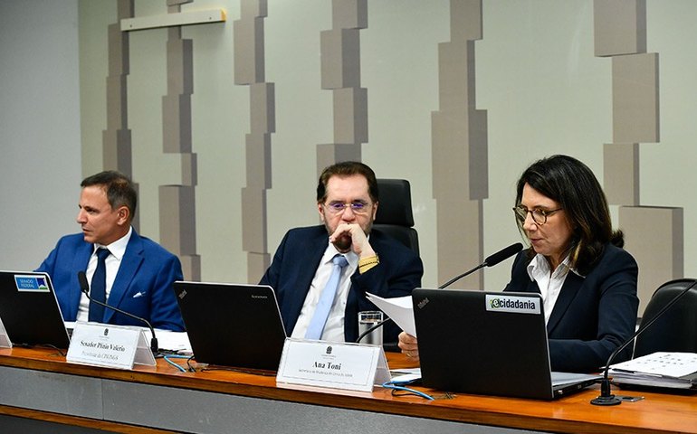 CPI: Senadores questionam relação de secretária do Meio Ambiente com ONGs