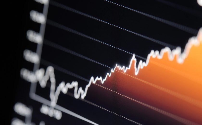 Taxas de juros longas caem alinhadas à dinâmica dos Treasuries, mas fiscal limita alívio