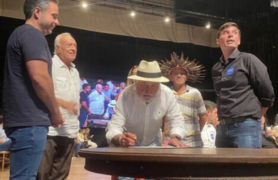 Prefeito de São Sebastião e governador assinam ordem de serviço para a construção da primeira escola indígena