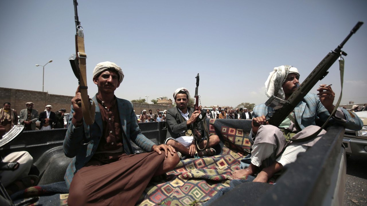 Ameaça houthi de bloquear navios sauditas eleva risco de nova frente para os EUA, diz mídia