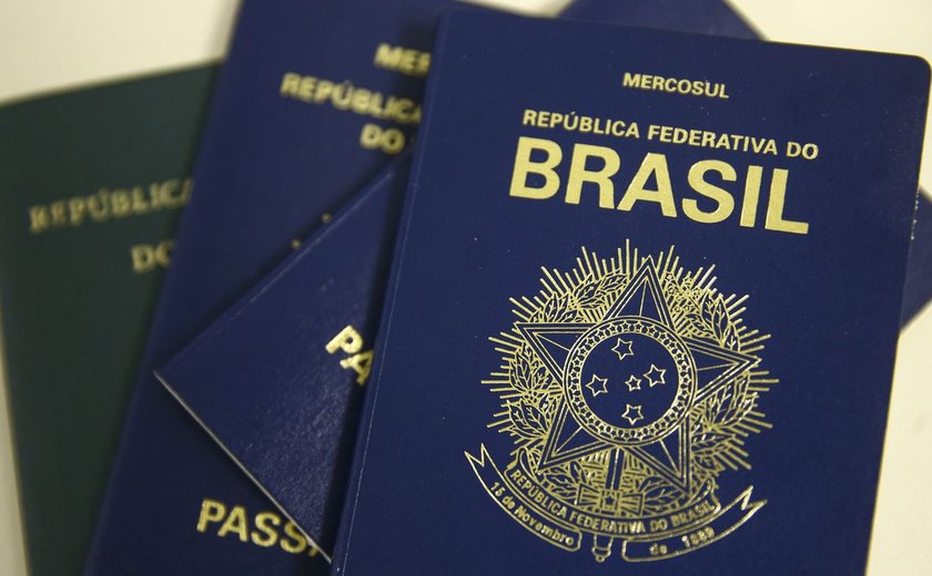 Austrália, Canadá e EUA: Brasil adia exigência de visto para turistas