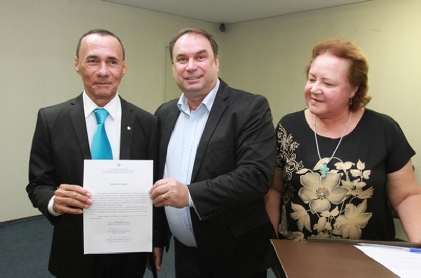 Luciano Barbosa empossa presidência do Conselho Estadual de Educação