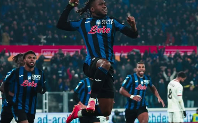 Atalanta emplaca o 9º triunfo seguido com vitória sobre o Milan e assume a ponta do Italiano