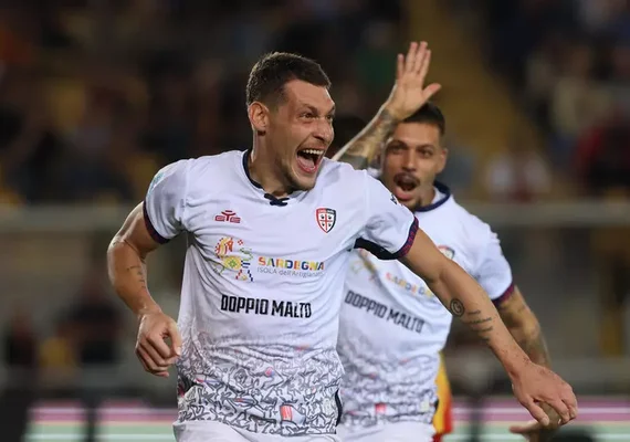 Com Belotti inspirado, Cagliari derrota Lecce pela Série A