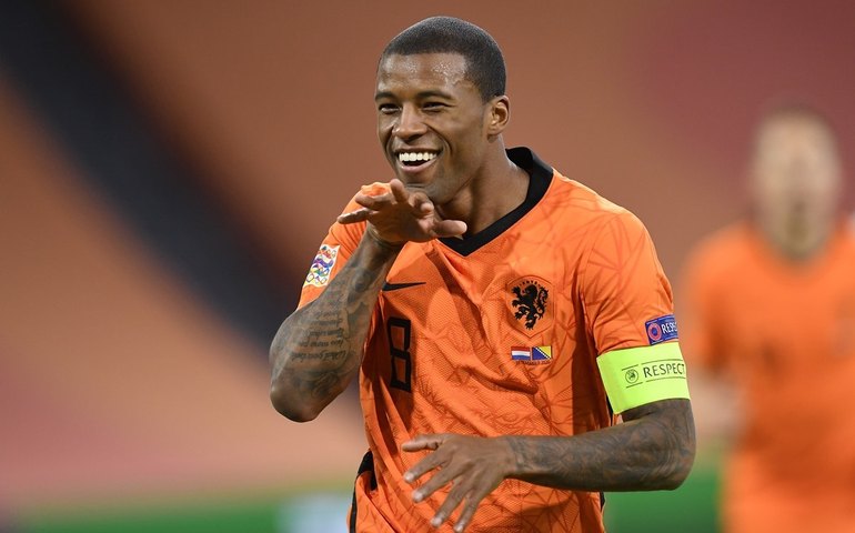 Holandês Wijnaldum é anunciado na Roma após fracassar ao lado das estrelas do PSG