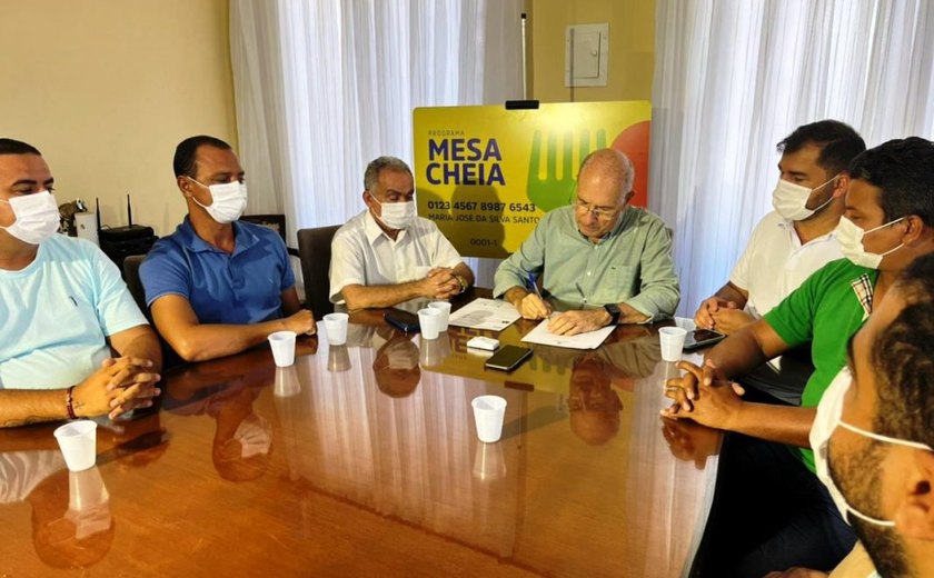 Prefeito Ronaldo Lopes lança o maior programa de distribuição de renda da história de Penedo