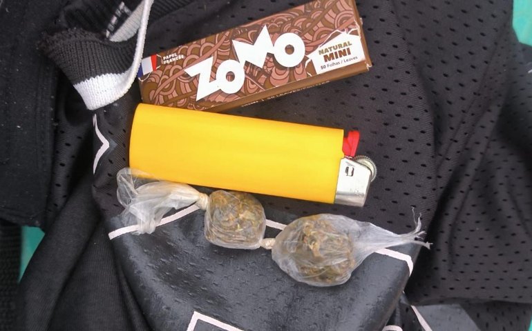 Agentes do Ronda no Bairro flagram uso de drogas no Marco dos Corais