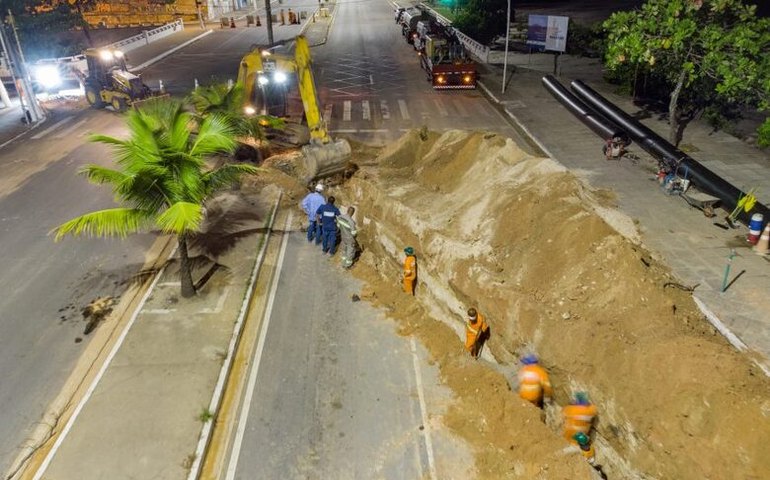 Prefeitura implanta mais de 2.500 metros de rede de esgotamento sanitário na Avenida da Paz