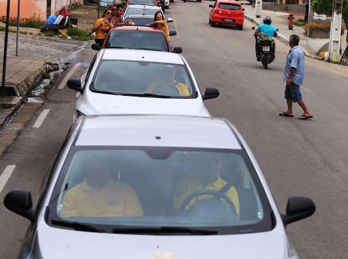Tradicional carreata do Arraiá dos Pocas percorre principais ruas de Arapiraca