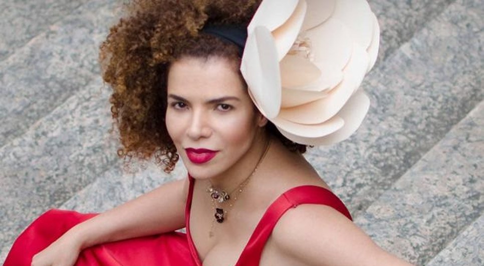 VANESSA DA MATA