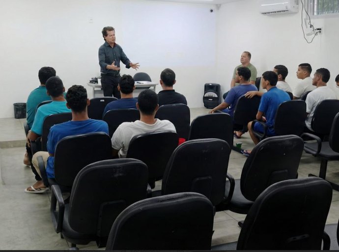 Socioeducandos de Alagoas iniciam curso profissionalizante de barbeiro