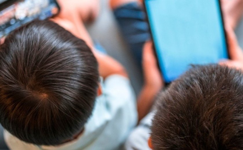 Especialista alerta para impacto do uso de telas na saúde mental infantil