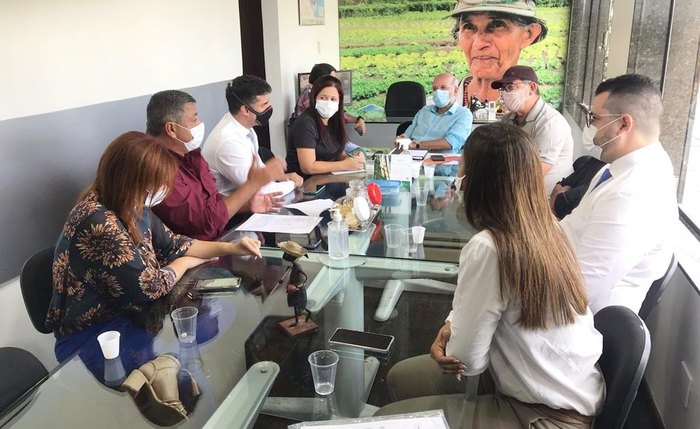 Comitiva municipal procurou o Órgão de Terras para reavaliar os limites territoriais Comitiva municipal procurou o Órgão de Terras para reavaliar os limites territoriais
