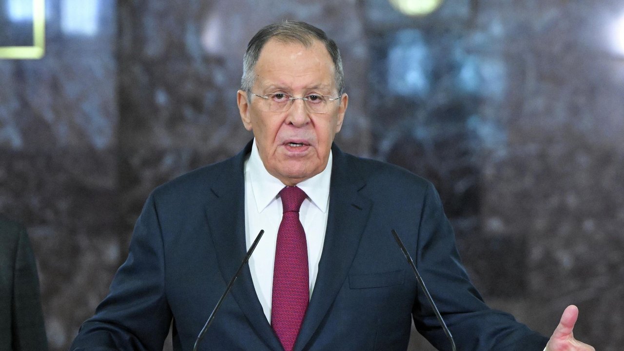 Lavrov diz que Rússia e China praticamente abandonaram dólar e euro nas transações bilaterais