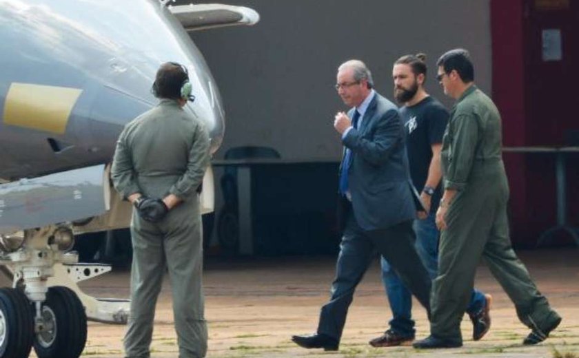 Defesa pede liberdade de Cunha a tribunal em Porto Alegre