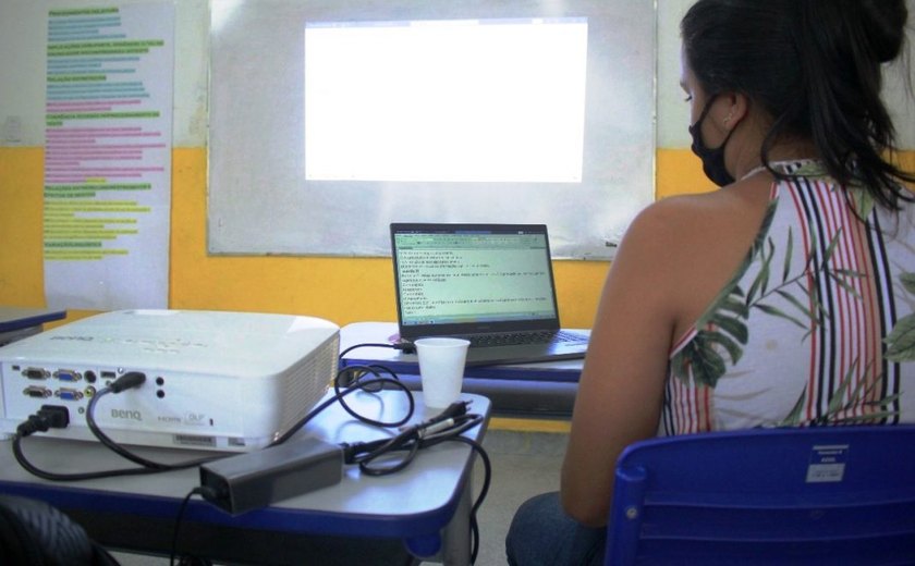 Situação de emergência em Penedo gera retomada das aulas remotas pela Semed