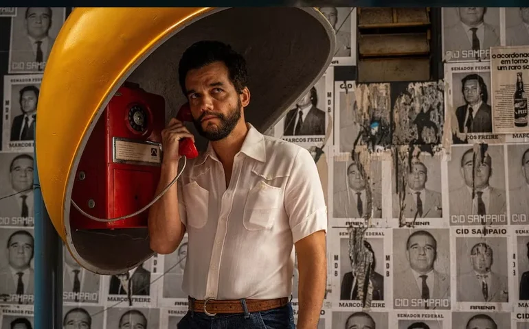 Kleber Mendonça Filho e Walter Salles apresentam sessão de 'O agente secreto' em Museu da Academia; veja fotos