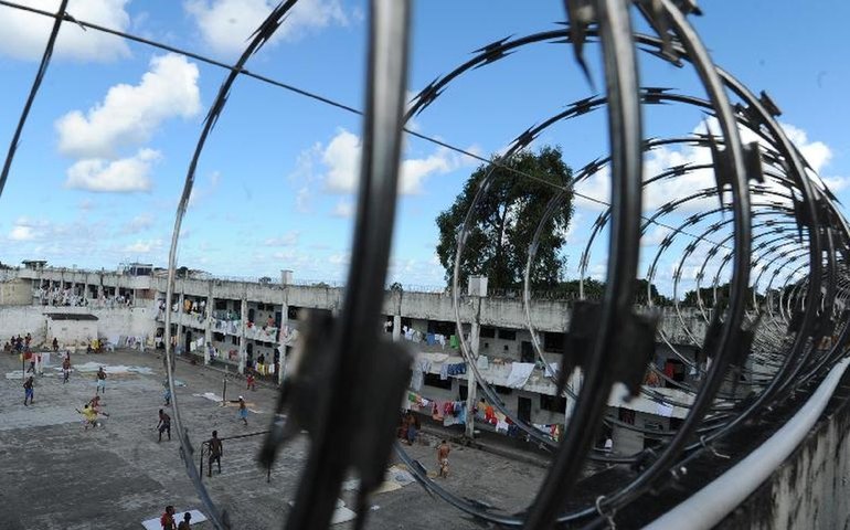 STF decide que prática de revista vexatória em presídios é ilegal