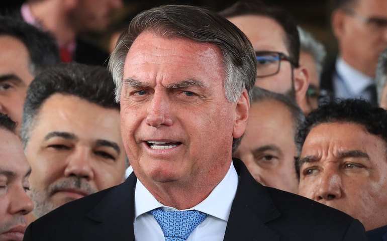 Após atendimento em Natal, Bolsonaro será transferido para Brasília