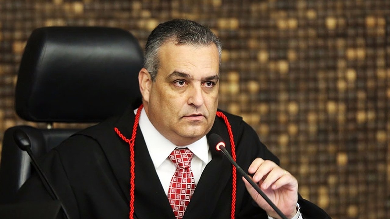 Ministério Público ingressa com ADI contra lei que permite venda de bebidas alcoólicas nos estádios de AL