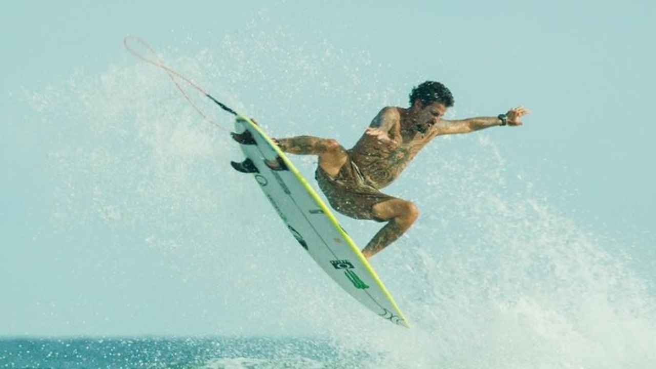 Filipe Toledo usa etapa de Teahupoo para 'treinar' para Olimpíada e chegar em 1º no Finals