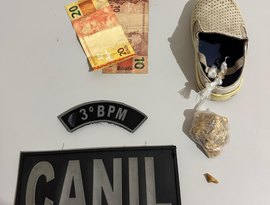 Arma e drogas são apreendidas pela PM durante ocorrências em Arapiraca e Porto Real do Colégio